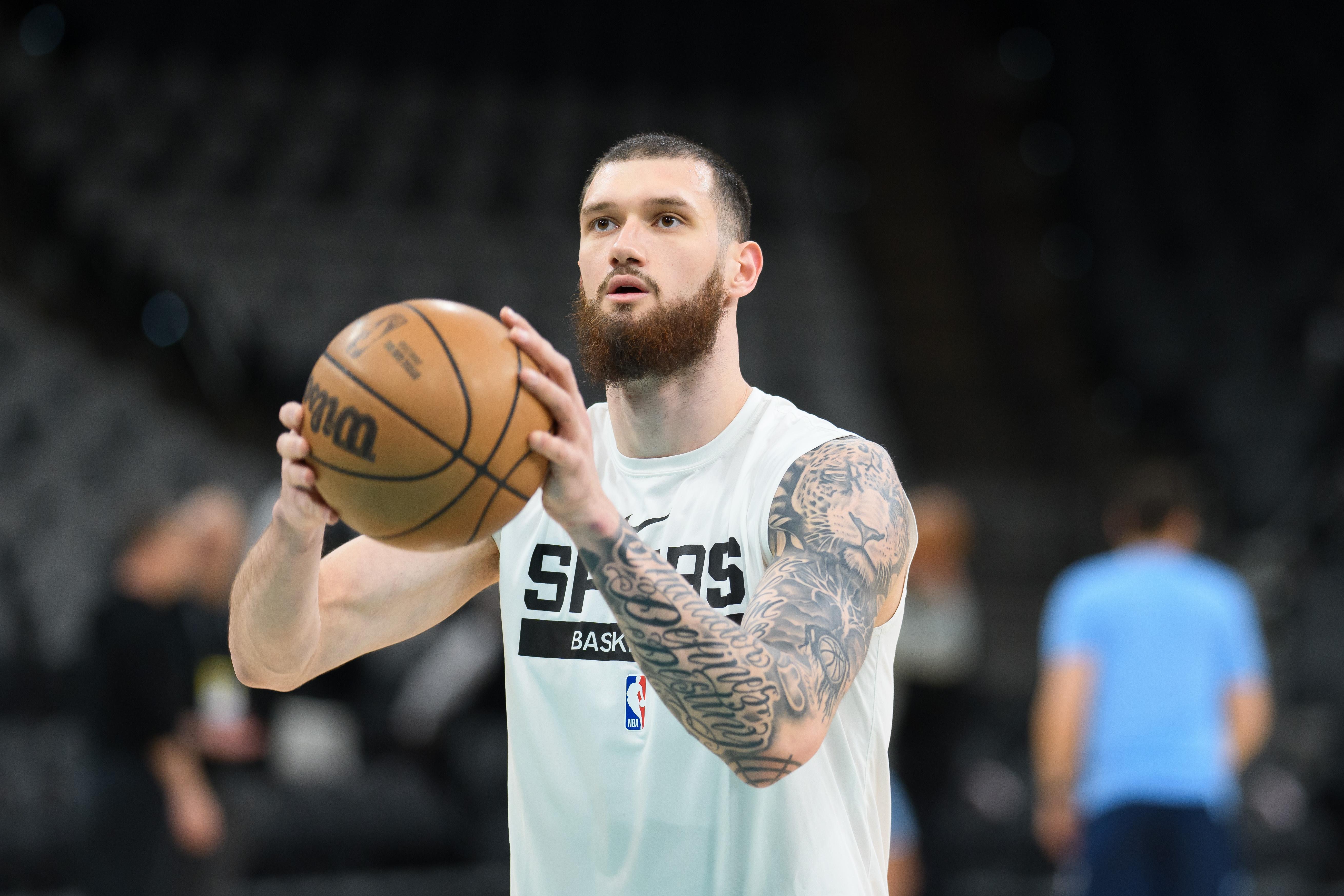 开云注册网址-手感一般！马穆凯拉什维利11中4&amp;amp;三分4中0拿到13分&amp;amp;拼到5犯离场