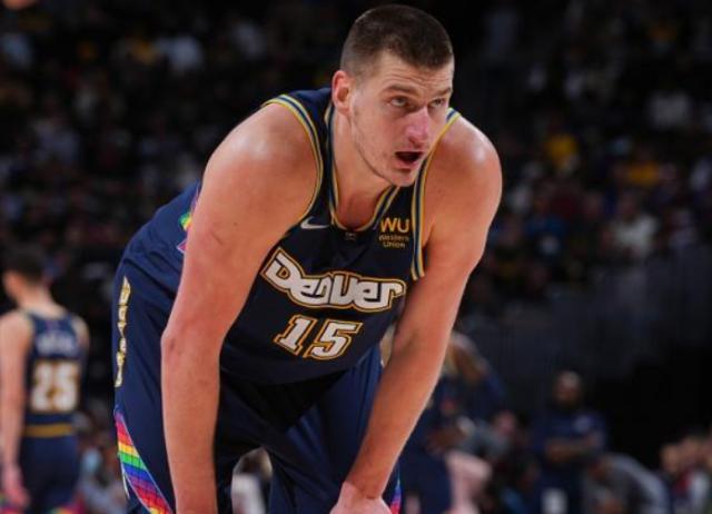 开云注册网址-勇士顺利晋级却暴露巨大软肋 内线亏空已无人能补