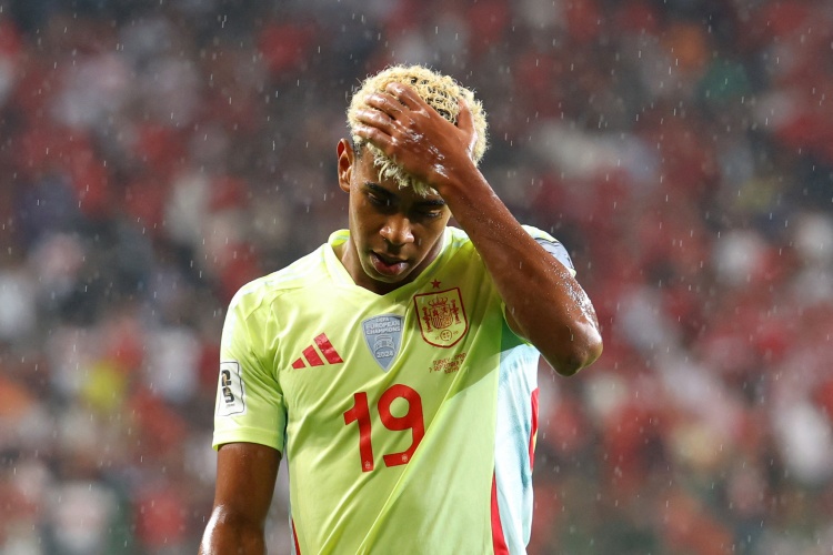 开云体育-战平埃及，德拉富恩特对阵容进行10处调整仅亚马尔连续首发